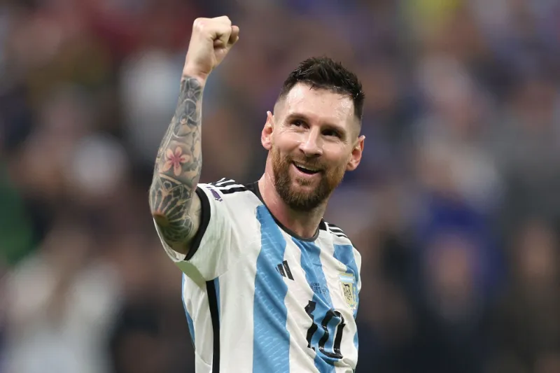 Lionel Messi - Tiền đạo vĩ đại nhất lịch sử bóng đá